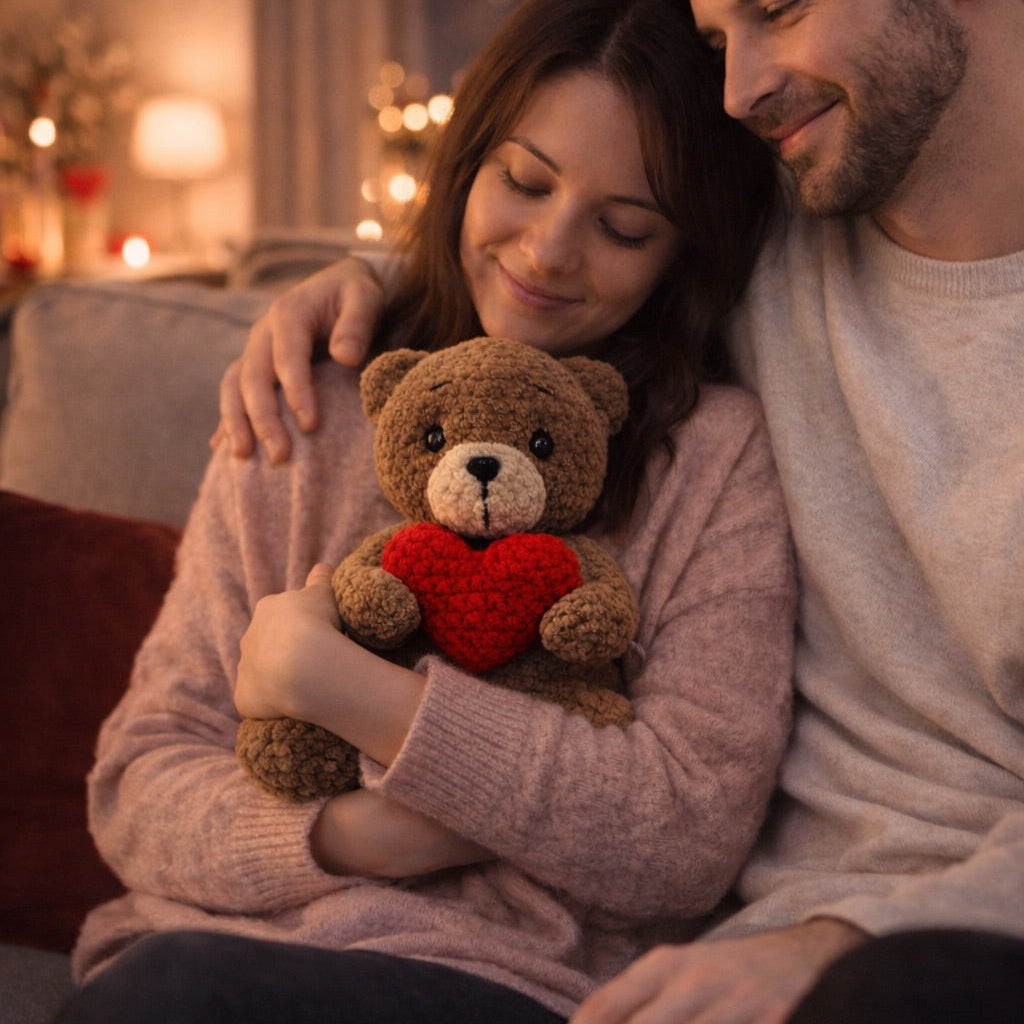 Kalp Tutan Ayıcık Peluş Oyuncak | Zovi