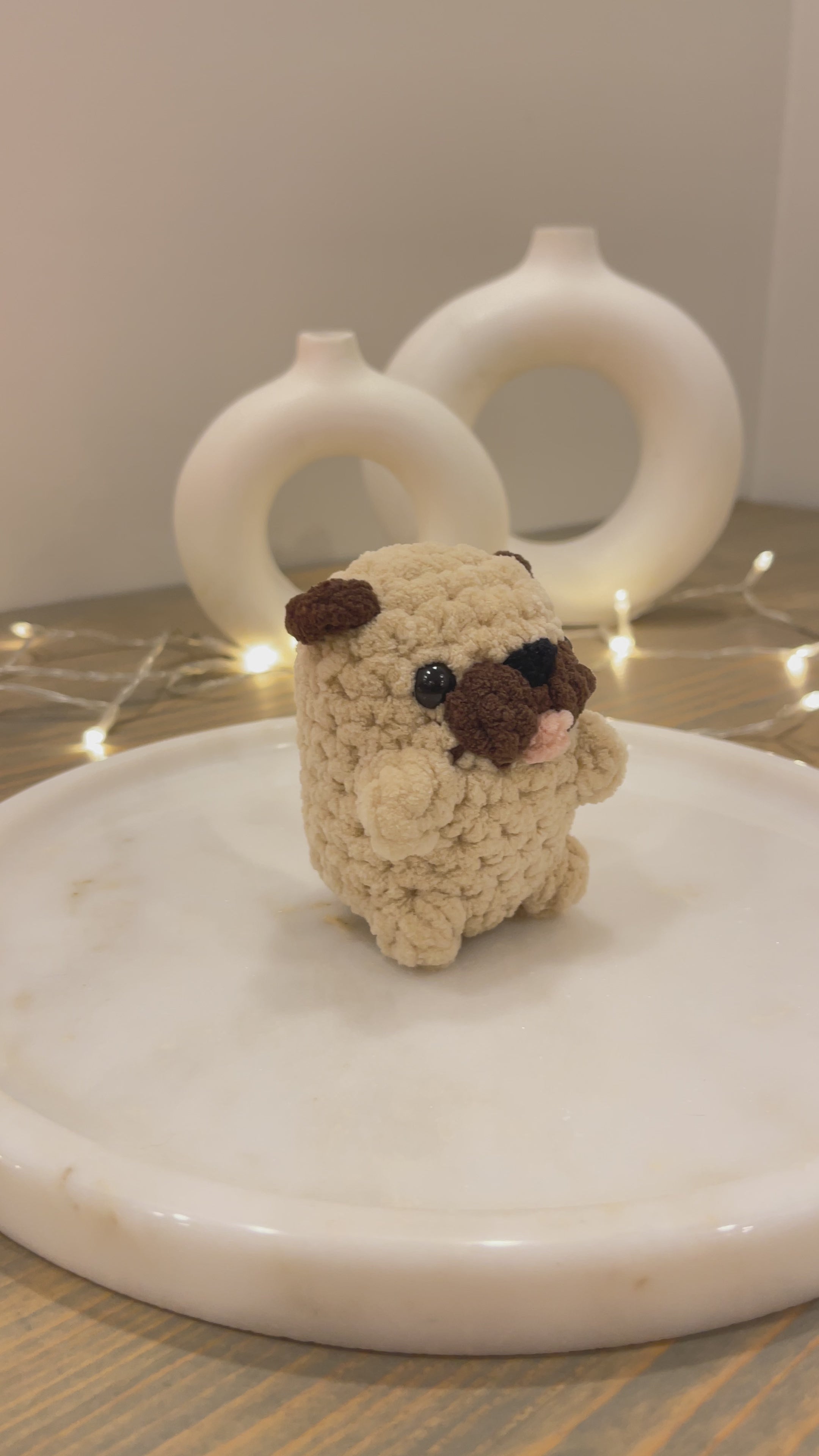 Amigurumi Pug Köpek Oyuncak – El Yapımı Örgü Çocuk Oyuncağı | Zovi